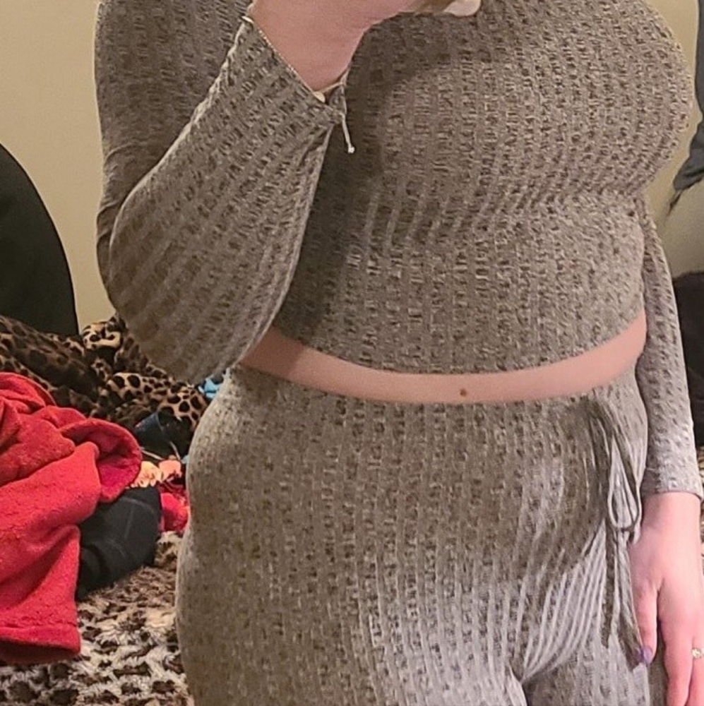 shein 2 piece set. pants and crop top size L
